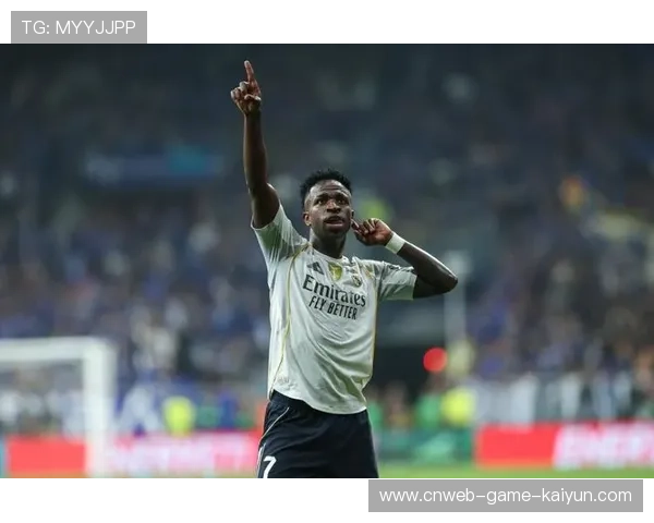 维尼修斯斜线插上制造单刀，皇马边路机制完善